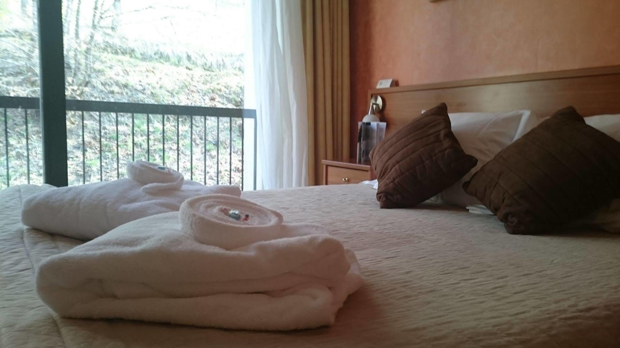 Brit Hotel Du Ban โชดแซกส์ ภายนอก รูปภาพ